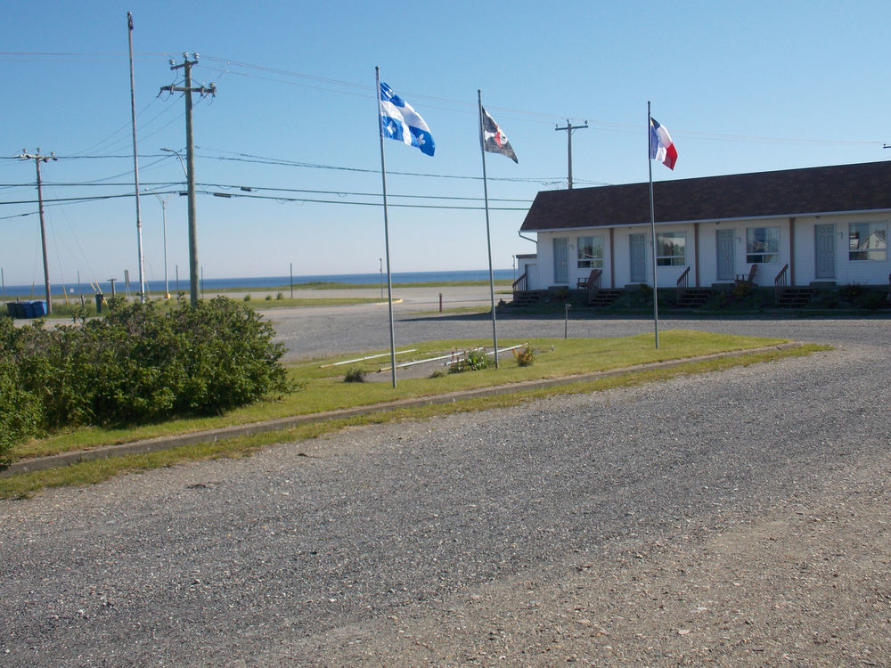 Motel & Camping Le Pirate Cap-Chat Exterior photo