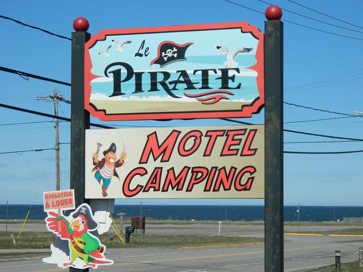 Motel & Camping Le Pirate Cap-Chat Exterior photo